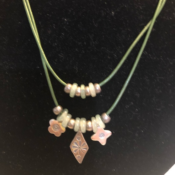 Peyote Bird sterling, jade on green leather cord - Picture 3 of 6